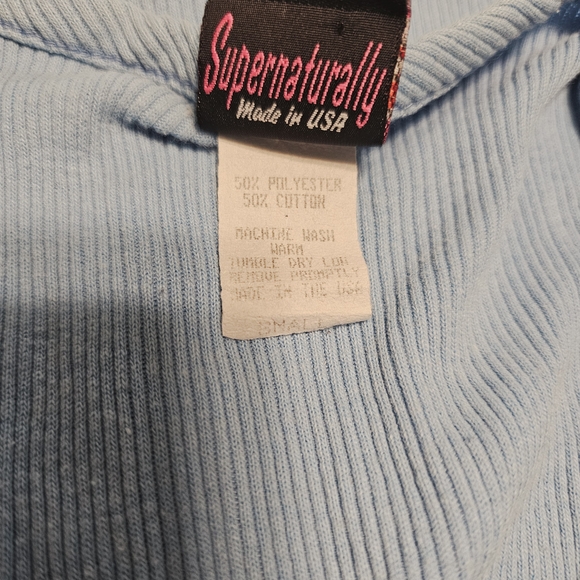 Light Blue Graphic Crop Top - Picture 6 of 7